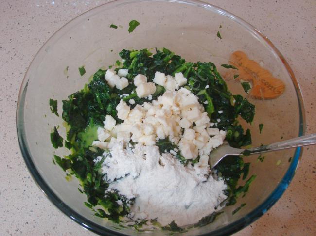 Hamursuz Ispanak Böreği - Yapılışı (9/16) 