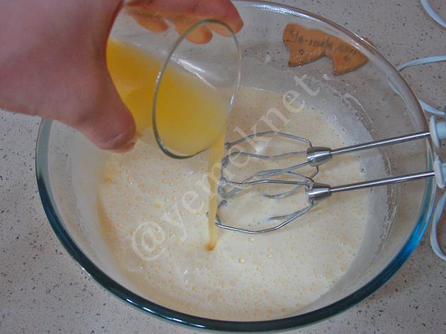 Klasik Portakallı Anne Keki - Yapılışı (4/16) 