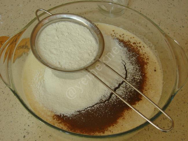 Kremalı Köstebek Pasta - Yapılışı (7/20) 