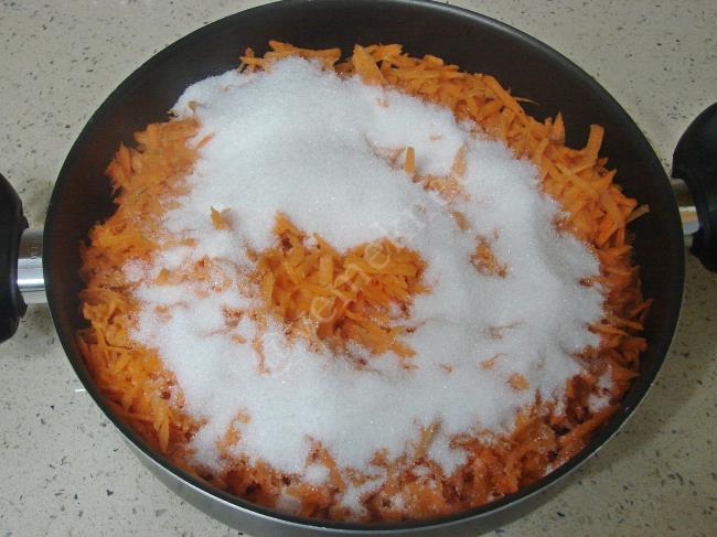 Muhallebili Havuç Tatlısı - Yapılışı (2/20) 