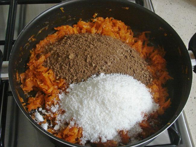 Muhallebili Havuç Tatlısı - Yapılışı (4/20) 