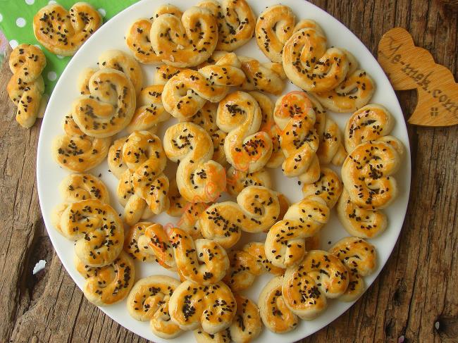 Nişastalı Tuzlu Kurabiye Tarifi, Nasıl Yapılır? (Resimli) Yemek Tarifleri
