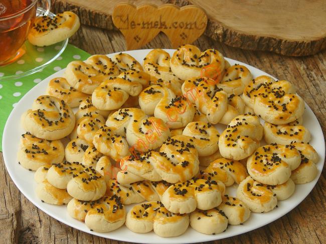 Nişastalı Tuzlu Kurabiye Tarifi (Resimli Anlatım) Yemek Tarifleri