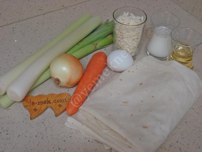 Pırasalı Börek - Yapılışı (1/20) 