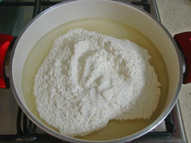 Sıvı Yağlı Un Helvası - Yapılışı (4/12) 