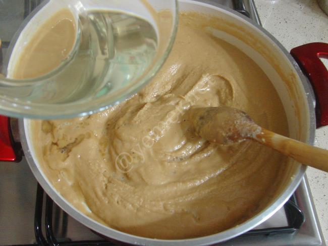 Sıvı Yağlı Un Helvası - Yapılışı (7/12) 