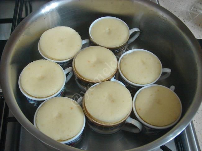 Tencerede Limonlu Fincan Kek - Yapılışı (11/16) 