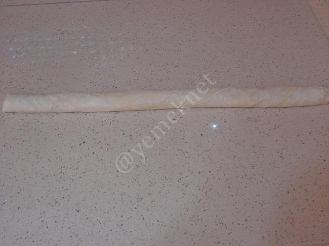 Unlu Çıtır Börek - Yapılışı (11/20) 