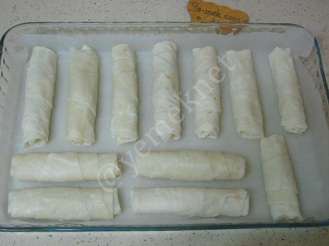 Buzluk Böreği - Yapılışı (12/16) 