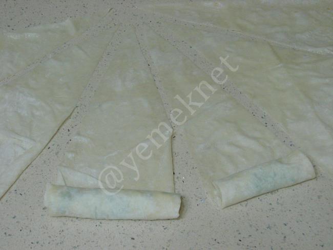 Buzluk Böreği - Yapılışı (8/16) 