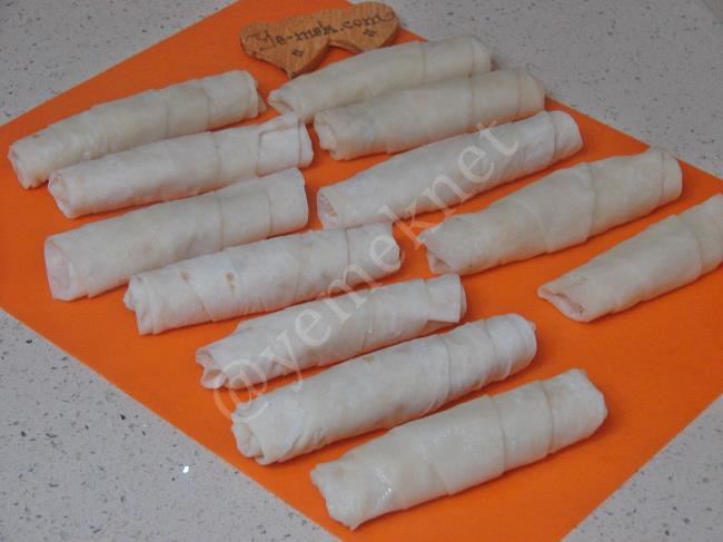 Buzluk Böreği - Yapılışı (9/16) 