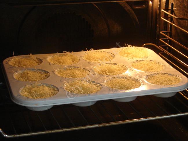 Cevizli Kadayıf Tatlısı - Yapılışı (7/12) 