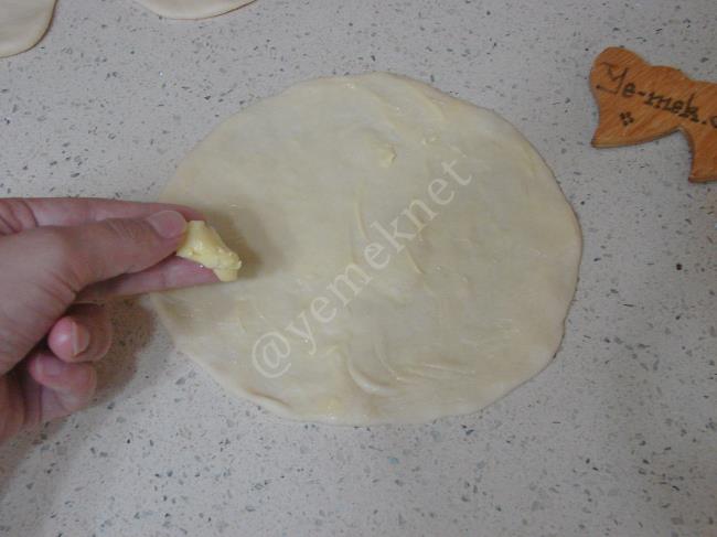 Patatesli Katmer Poğaça - Yapılışı (7/16) 