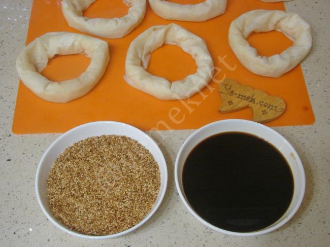 Simit Börek - Yapılışı (8/16) 