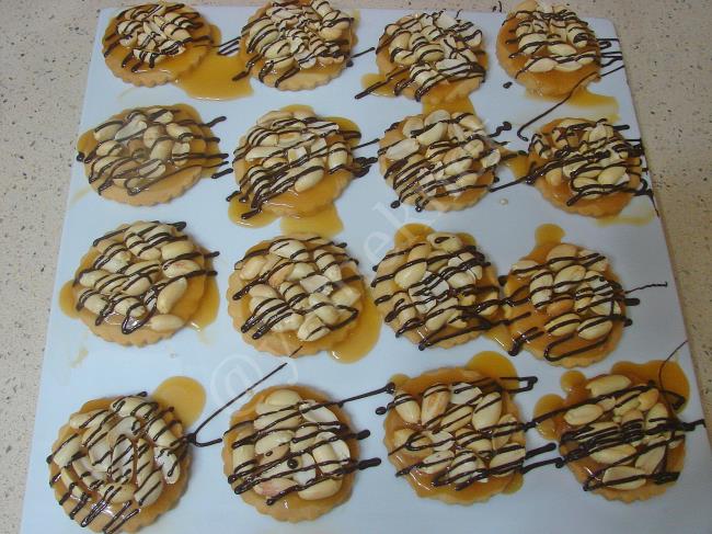 Snickers Kurabiye - Yapılışı (23/28) 