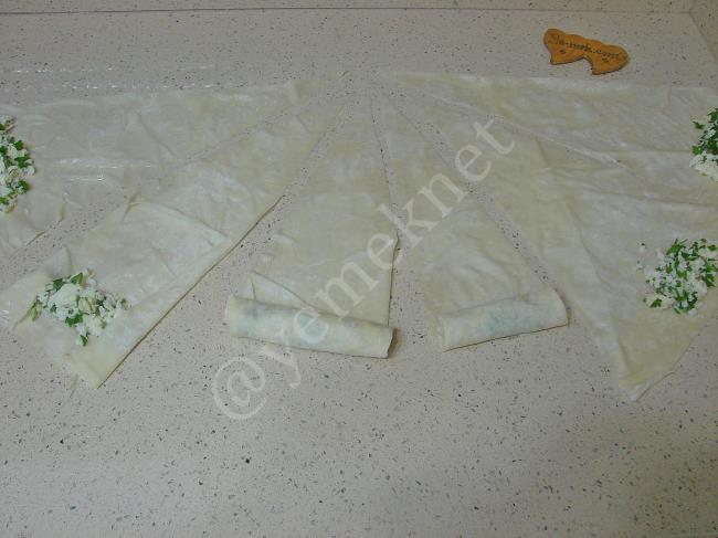 Banyolu Börek - Yapılışı (7/16) 