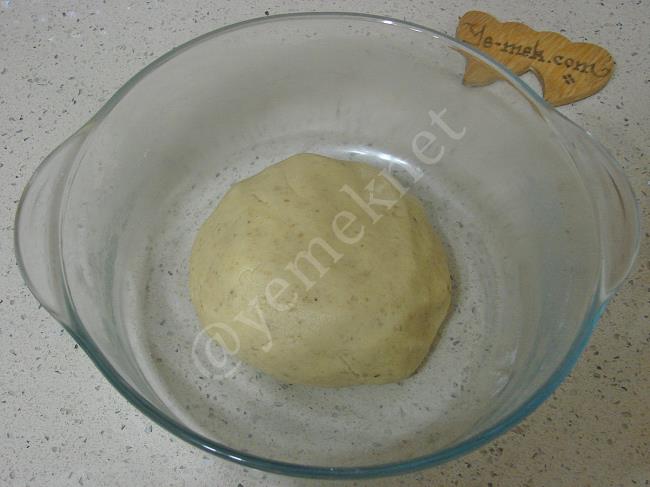 Bayatlamayan Tarçınlı Cevizli Kurabiye - Yapılışı (7/16) 