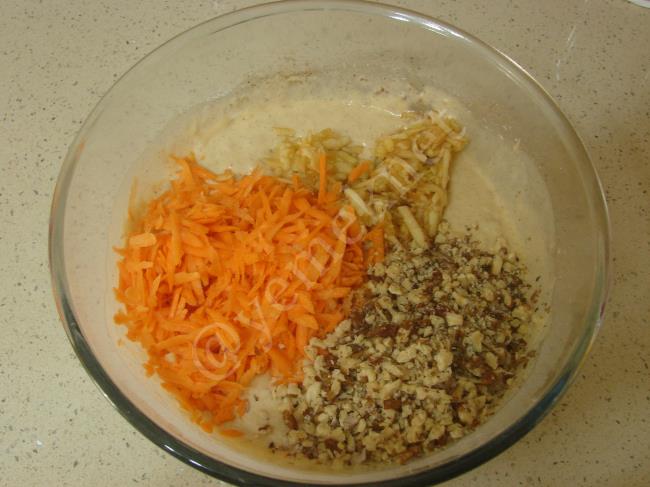 Elmalı Havuçlu Tarçınlı Kek - Yapılışı (7/16) 