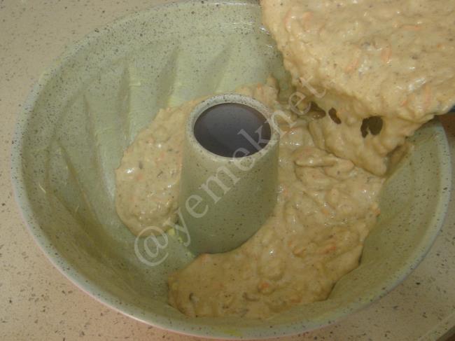 Elmalı Havuçlu Tarçınlı Kek - Yapılışı (9/16) 