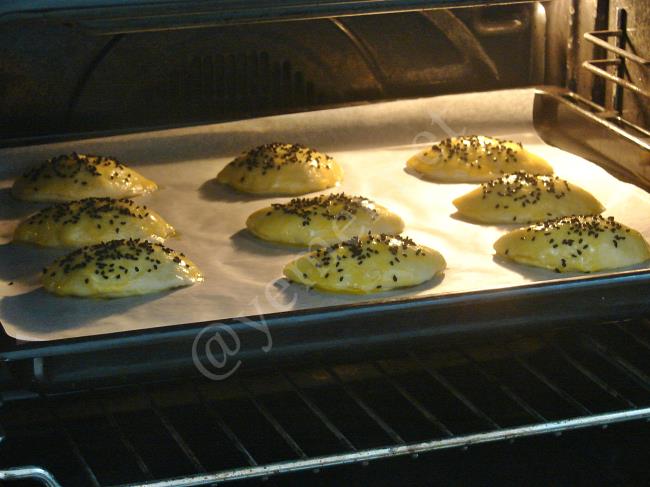 Karbonatlı Poğaça - Yapılışı (11/16) 