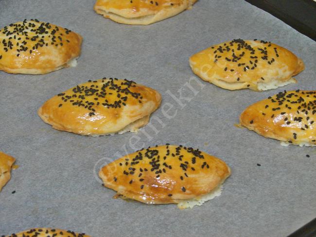 Karbonatlı Poğaça - Yapılışı (12/16) 