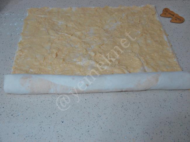 Patatesli Rulo Börek - Yapılışı (12/24) 