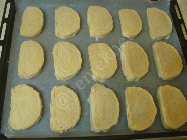 Patatesli Rulo Börek - Yapılışı (17/24) 