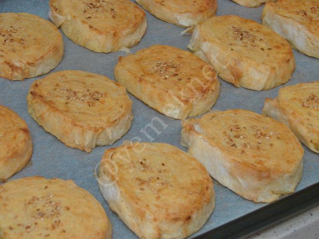 Patatesli Rulo Börek - Yapılışı (21/24) 