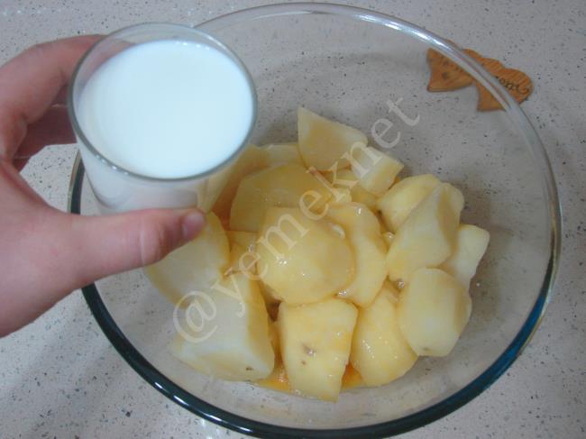 Patatesli Rulo Börek - Yapılışı (4/24) 