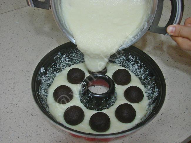 Sürprizli İrmik Tatlısı - Yapılışı (10/16) 