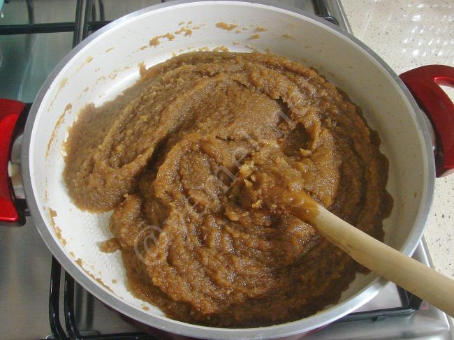 Tahinli Un Helvası - Yapılışı (10/16) 