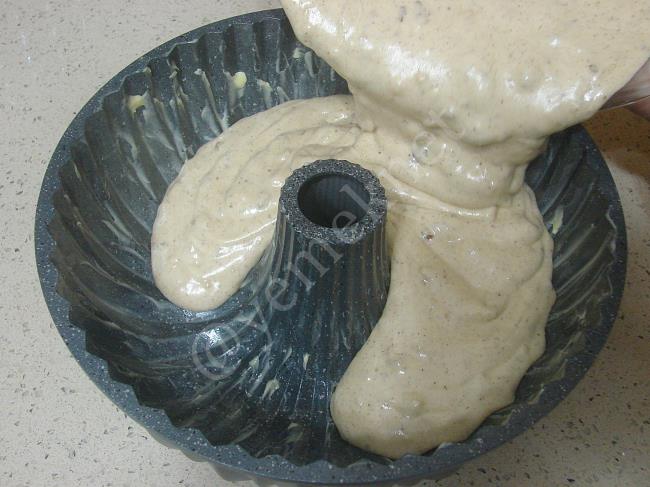 Tarçınlı Cevizli Kek - Yapılışı (10/16) 