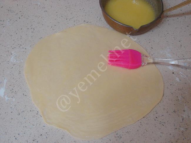 Tavada Mayasız Katmer - Yapılışı (7/20) 