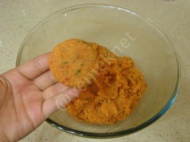 Bulgur Köftesi Kızartması - Yapılışı (6/12) 