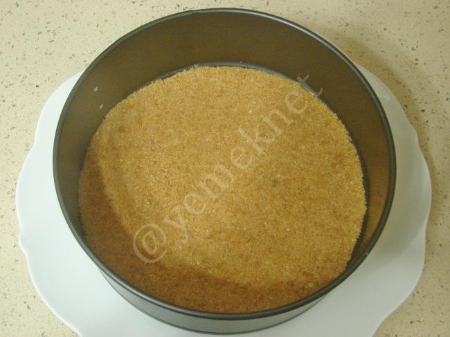 Çikolatalı Bisküvili Pasta - Yapılışı (7/16) 