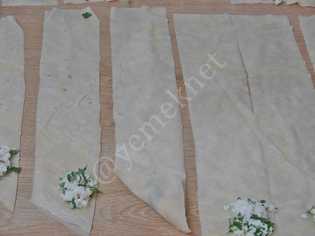 Galeta Unlu Sodalı Börek - Yapılışı (10/20) 