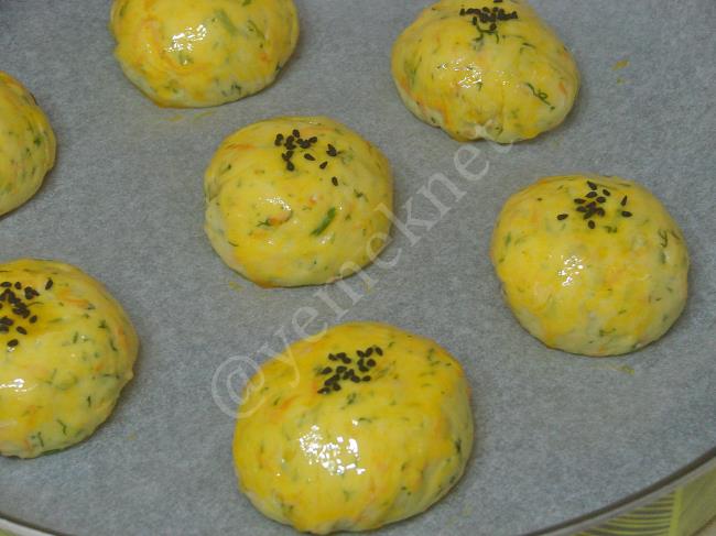 Havuçlu Dereotlu Poğaça - Yapılışı (12/16) 