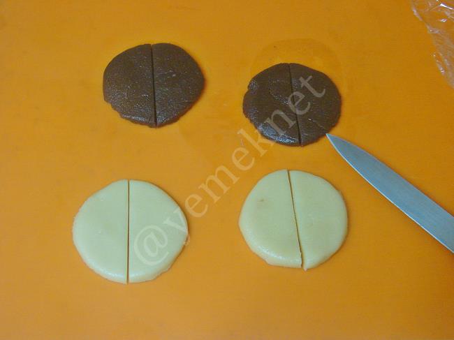 İki Renkli Çiçek Kurabiye - Yapılışı (10/20) 