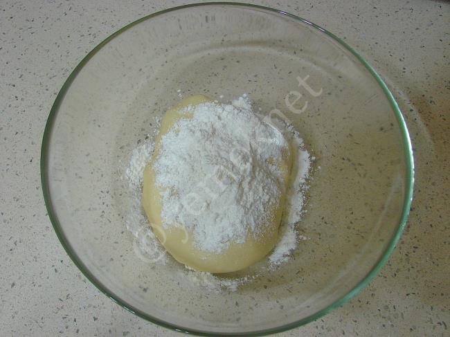 İki Renkli Çiçek Kurabiye - Yapılışı (6/20) 