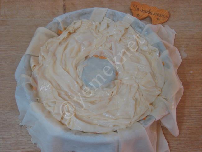 Kek Kalıbında Börek - Yapılışı (12/24) 