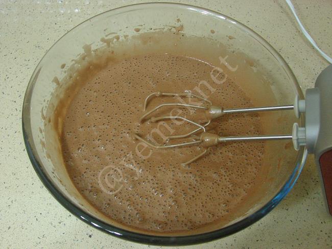 Kek Kalıbında Islak Kek - Yapılışı (5/16) 