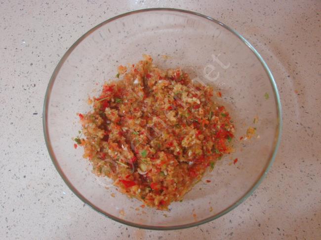 Lahmacun Böreği - Yapılışı (4/24) 