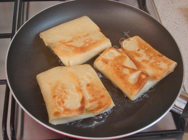 Peynirli Krep Böreği - Yapılışı (16/20) 