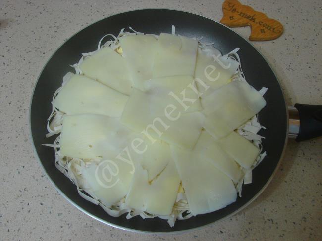 Tavada Çıtır Börek - Yapılışı (11/20) 