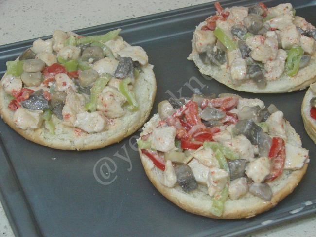 Tavuklu Ekmek Kebabı - Yapılışı (9/16) 