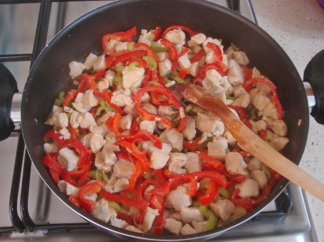 Fırında Ekmekli Tavuk Kebabı - Yapılışı (6/16) 