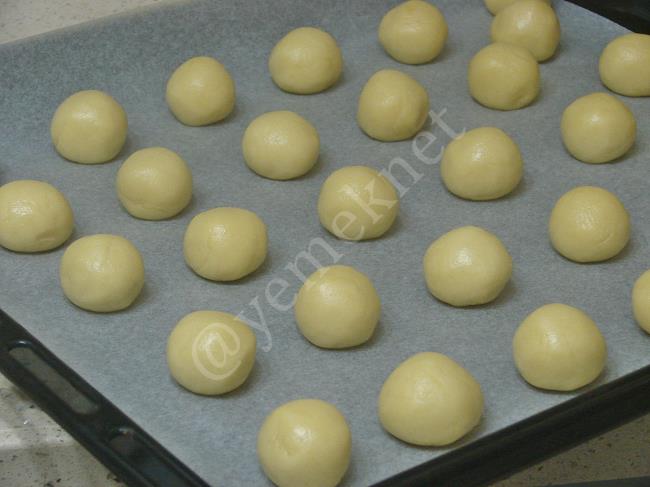 Fıstıklı Islak Kurabiye - Yapılışı (5/12) 