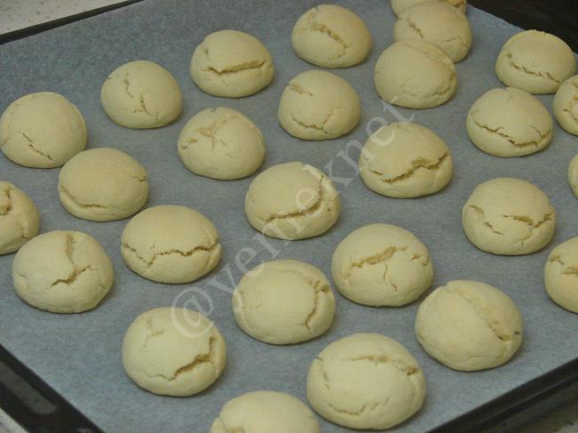 Fıstıklı Islak Kurabiye - Yapılışı (7/12) 