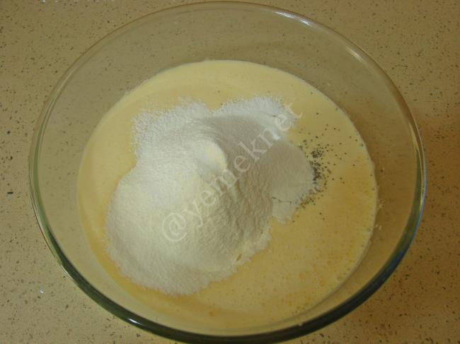 Haşhaşlı İrmik Tatlısı - Yapılışı (5/20) 