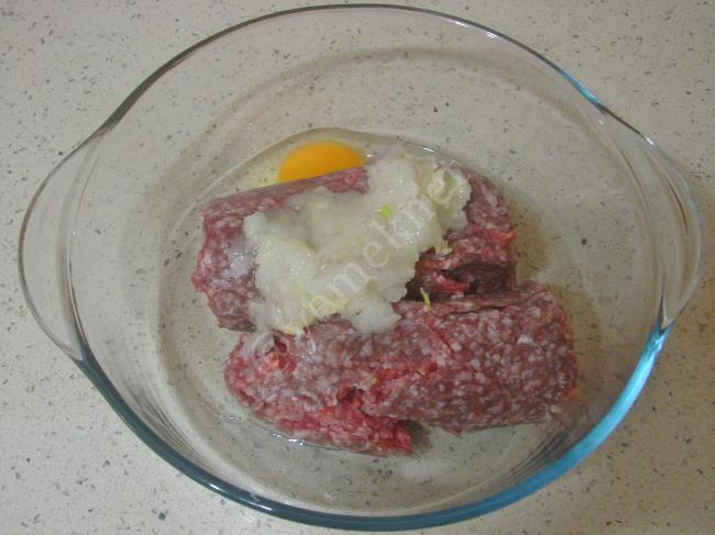 İrmikli Köfte - Yapılışı (3/12) 